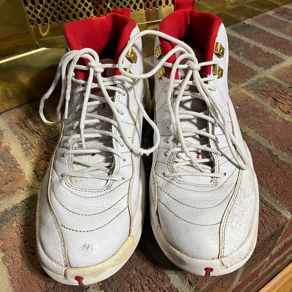 Men’s size 10 Jump man Jordan’s tennis shoes. In good used condition.